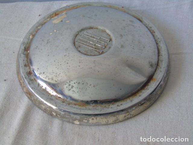 Coches y motocicletas: seat tapa cubos antiguo
