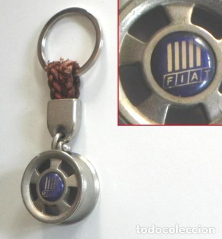 Coches y Motocicletas: LLAVERO LLANTA DE COCHE - FIAT - PUBLICIDAD - NO SE VENDE UNA REVISTA - M&Aacute;S LLAVEROS EN OTRAS SECCIO