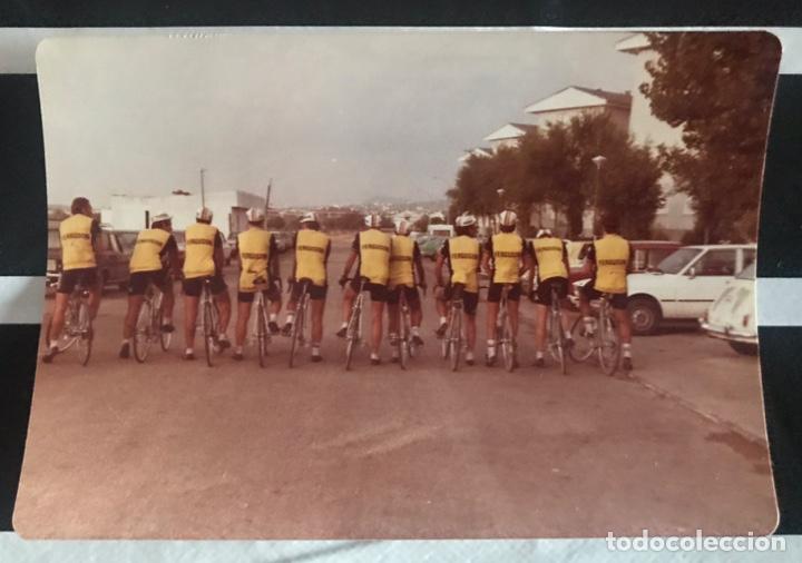 Coches y motocicletas: J2 FOTO REAL CICLISTA FERGUSON SEAT 600 SEISCIENTOS 12,9 x 8,8 CM.