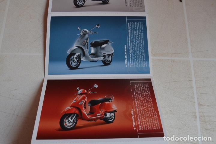 Coches y Motocicletas: 2006 COLLECCION DE 8 POSTALES VESPA MOTOCICLOS