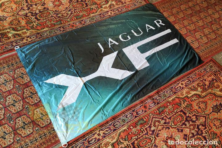 Coches y Motocicletas: Bandera Jaguar XF - Nueva