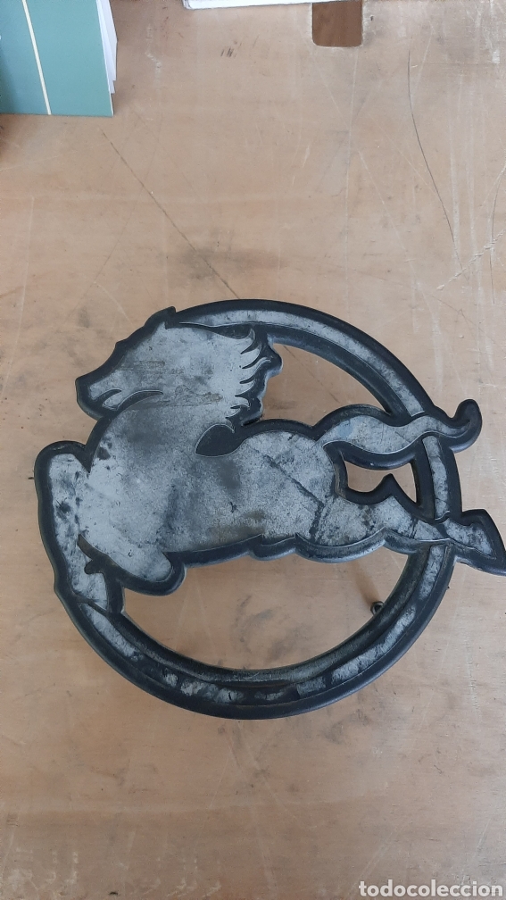 Autos und Motorr&auml;der: PEGASO EMBLEMA VINTAGE 20x18 DE CAMBIO ORIGINAL COLISEVM ANTIG&Uuml;EDADES COLECCIONISMO