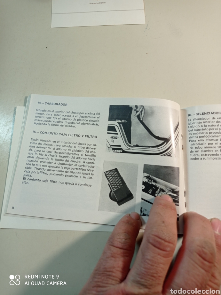 Coches y Motocicletas: Antigua bolsa carpeta con manual de instrucciones y otros papeles de la Derbi Varíant. - Foto 3 - 255024065