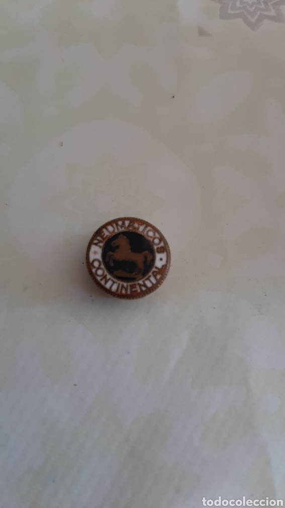 Autos und Motorr&auml;der: ANTIGUO PIN INSIGNIA DE SOLAPA NEUM&Aacute;TICOS CONTINENTAL BUENO ESTADO