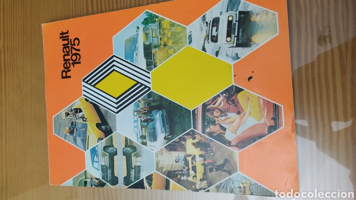 Coches y Motocicletas: Libro anuario de concesionario Renault a&ntilde;o 1975