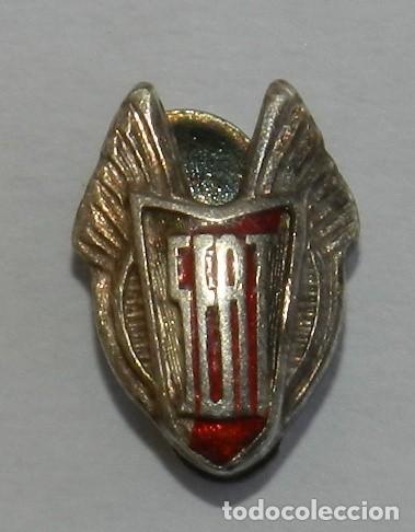 Carros e motociclos: ANTIGUA INSIGNIA DE OJAL, DE COCHES SEAT, ORIGINAL DE EPOCA - MIDE 1,5 CMS.