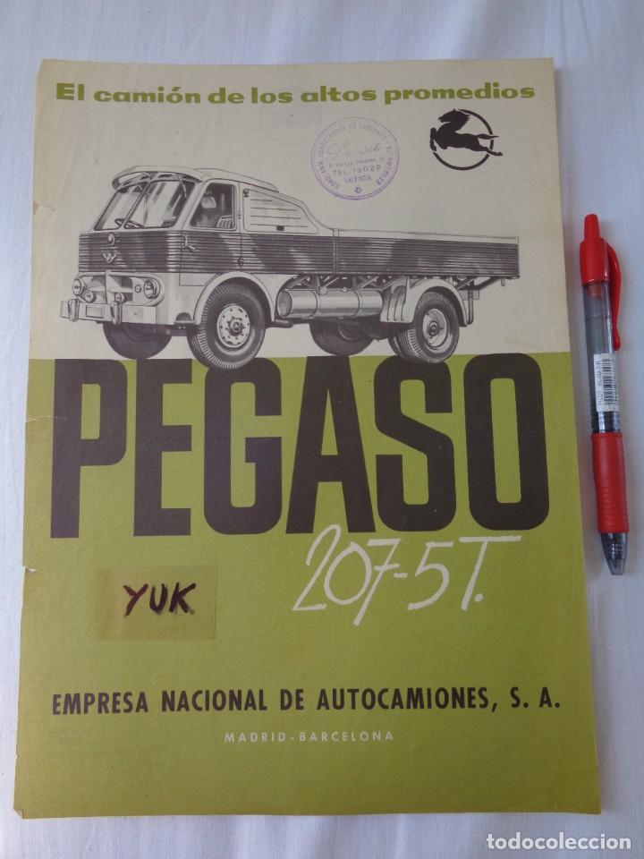 Coches y motocicletas: Catalogo de 2 paginas original - DE PEGASO 207 - 5 TONELADAS