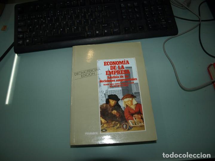 Coches y motocicletas: Economia de la empresa, Piramide