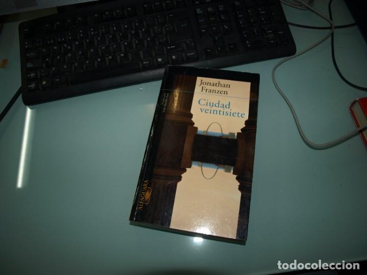 Coches y motocicletas: Jonathan Franzen, Ciudad veintisiete