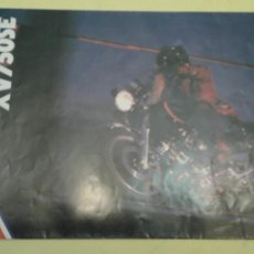 Coches y Motocicletas: YAMAHA XV 750 SE FOLLETO PUBLICITARIO DESPLEGABLE OFICIAL (ORIGINAL) 1981 EN INGLES. Lote 387271159