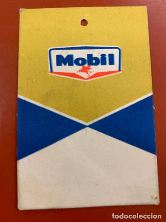 Automobili e Motociclette: Tarjeta de revision de aceite,...vehiculo clasico, a&ntilde;o 1967, MOBIL, ideal para atrezzo coche clasico