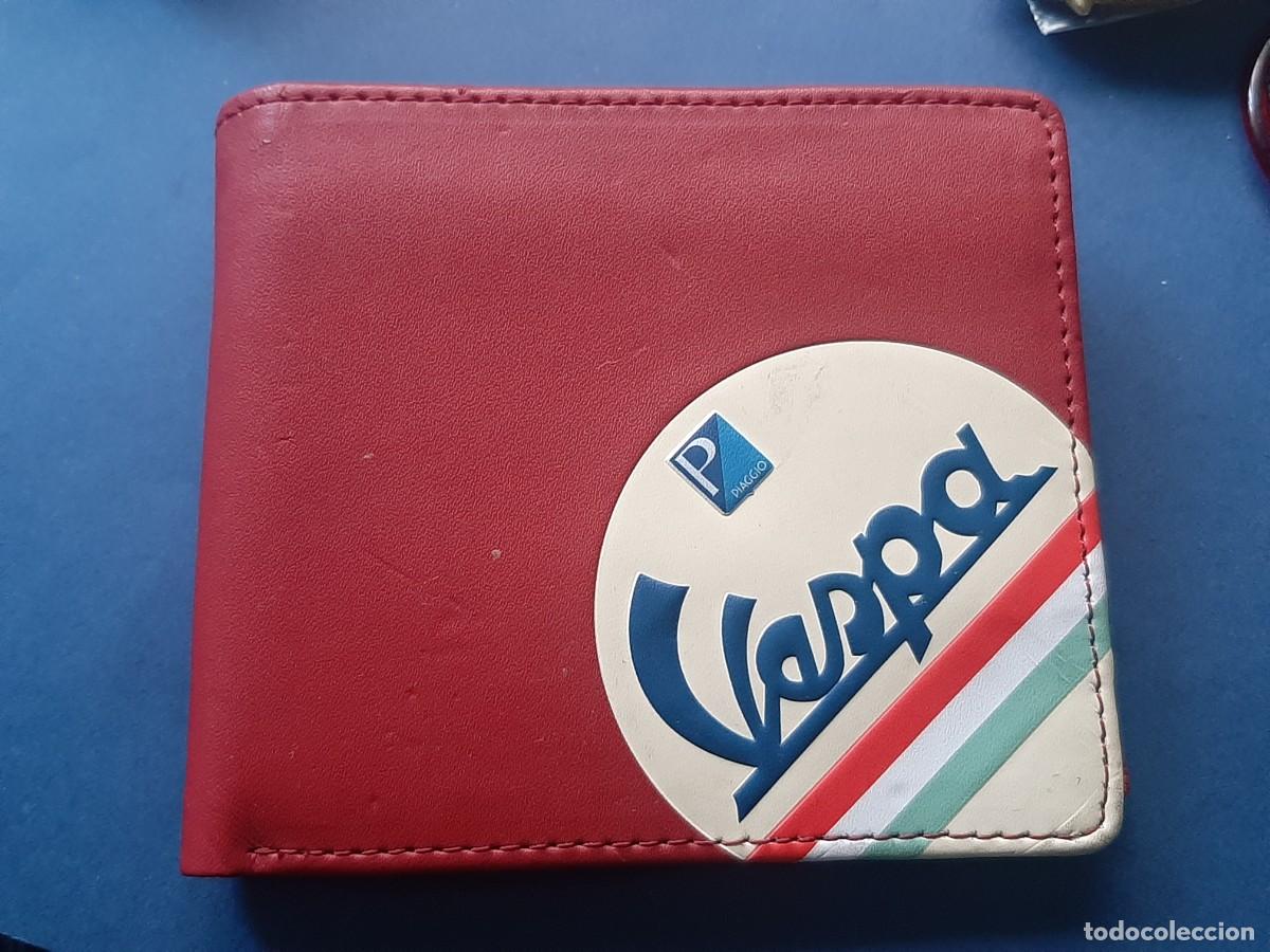 Coches y Motocicletas: Cartera vespa original comprada en el concesionario