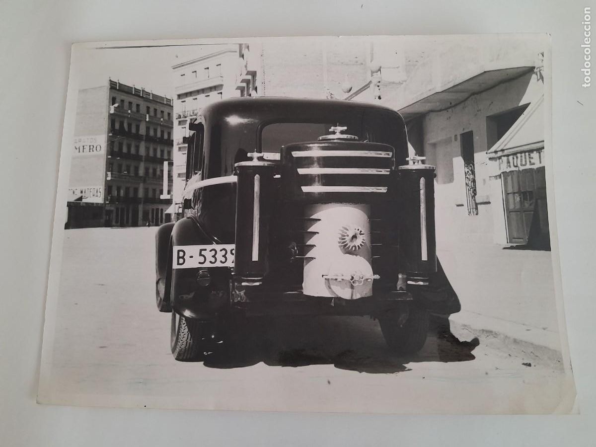 Carros e motociclos: FOTOGRAFIA GRANDE ANTIGUO AUTOMOVIL MATRICULA BARCELONA INVENTO PROTOTIPO FUNCIONA CON GASOGENO RV