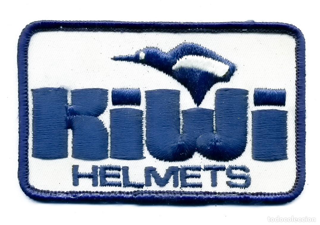 Carros e motociclos: PARCHE DE TELA VINTAGE CASCOS KIWI HELMETS MEDIDAS 10 X 6 CM