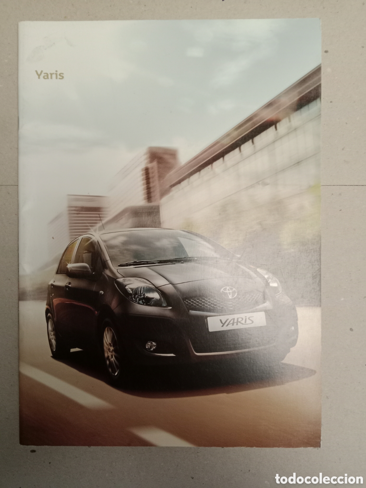 Carros e motociclos: Cat&aacute;logo autom&oacute;vil Toyota Yaris