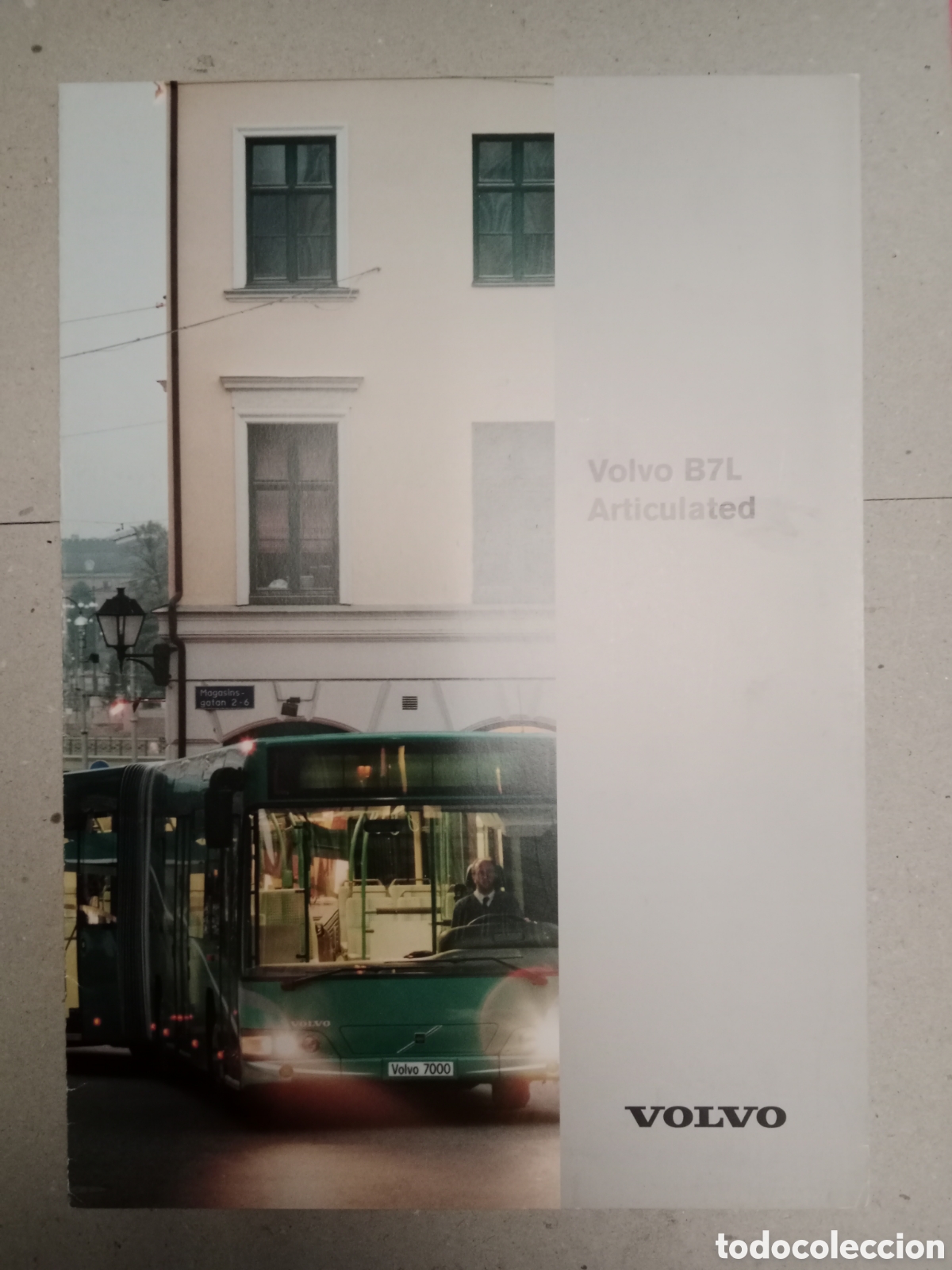 Carros e motociclos: Cat&aacute;logo autob&uacute;s volvo B7L