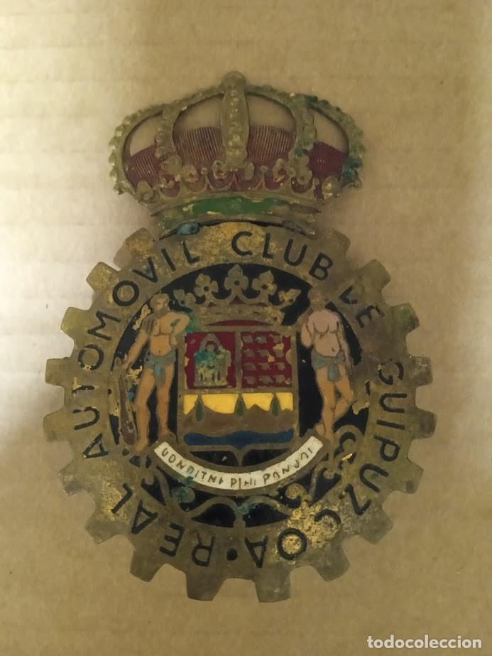Autos und Motorr&auml;der: ANTIGUA CHAPA INSIGNIA REAL AUTOMOVIL CLUB DE GUIPUZCOA