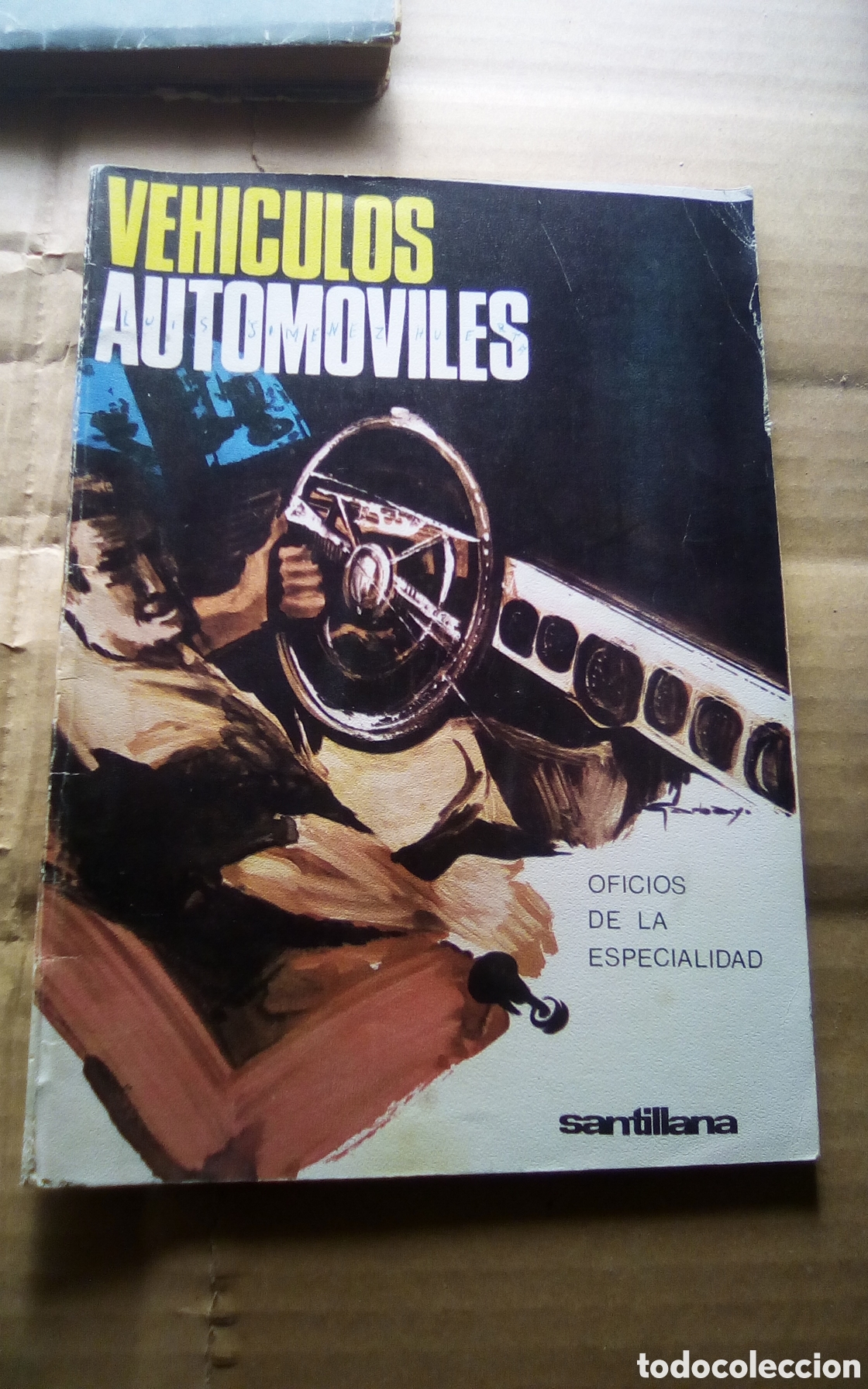 Cars and Motorcycles: Veh&iacute;culos y autom&oacute;viles. Oficios de la especialidad. Editorial Santillana, 1968. Con 44 p&aacute;ginas.