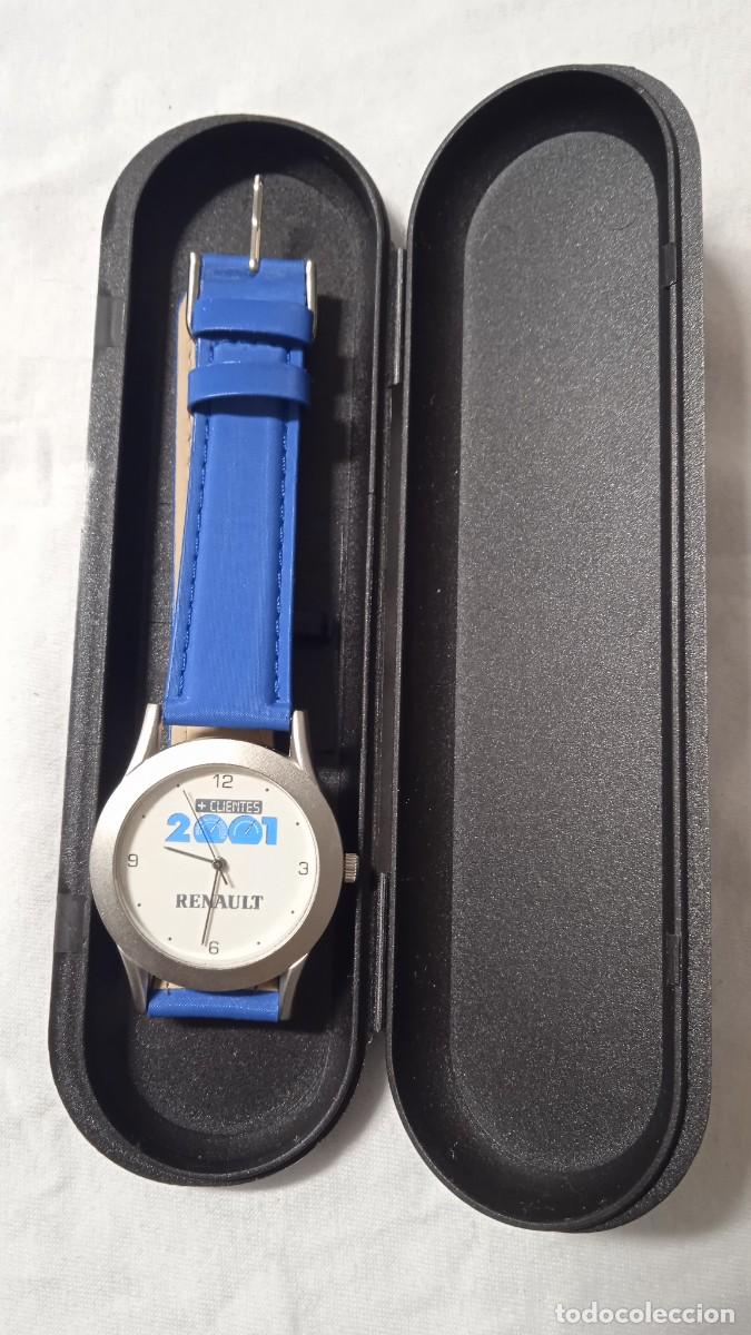 Cars and Motorcycles: Antiguo reloj Renault 2001.