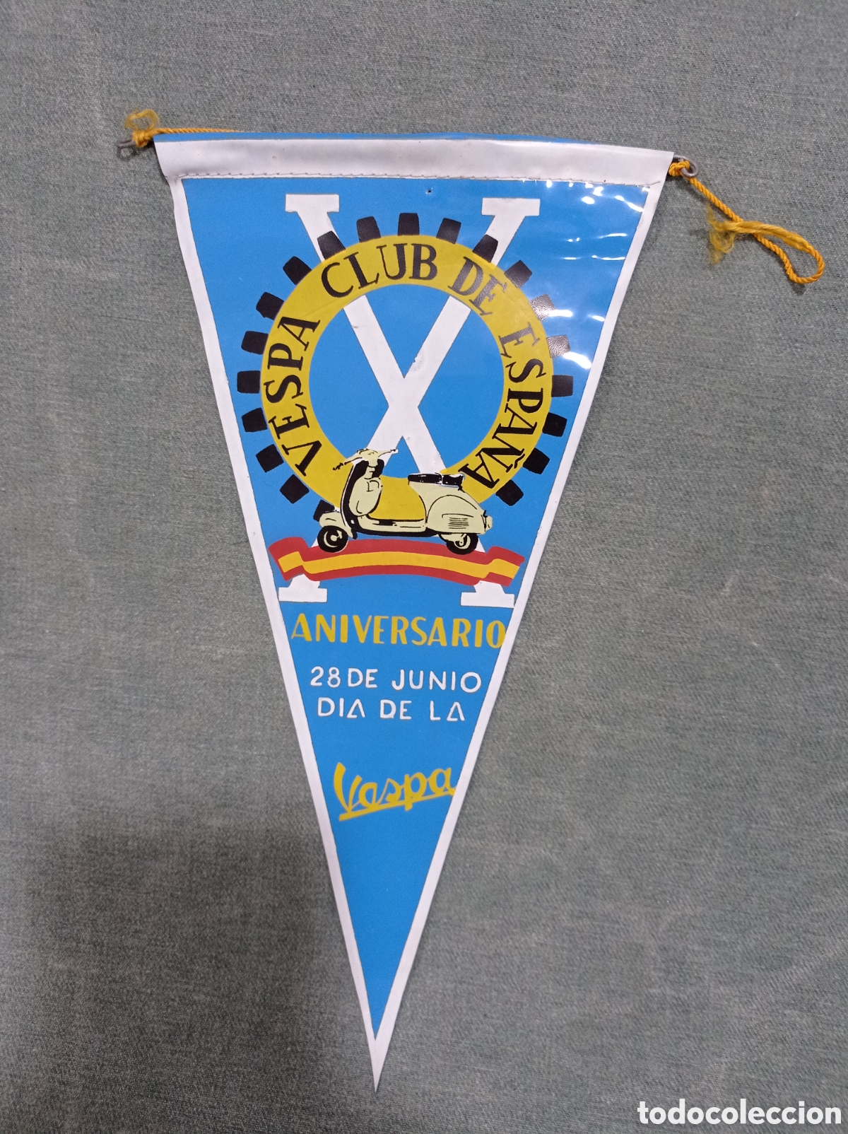 Coches y motocicletas: ANTIGUO BANDER&Iacute;N X ANIVERSARIO VESPA CLUB ESPA&Ntilde;A - 28 DE JUNIO - D&Iacute;A DE LA VESPA