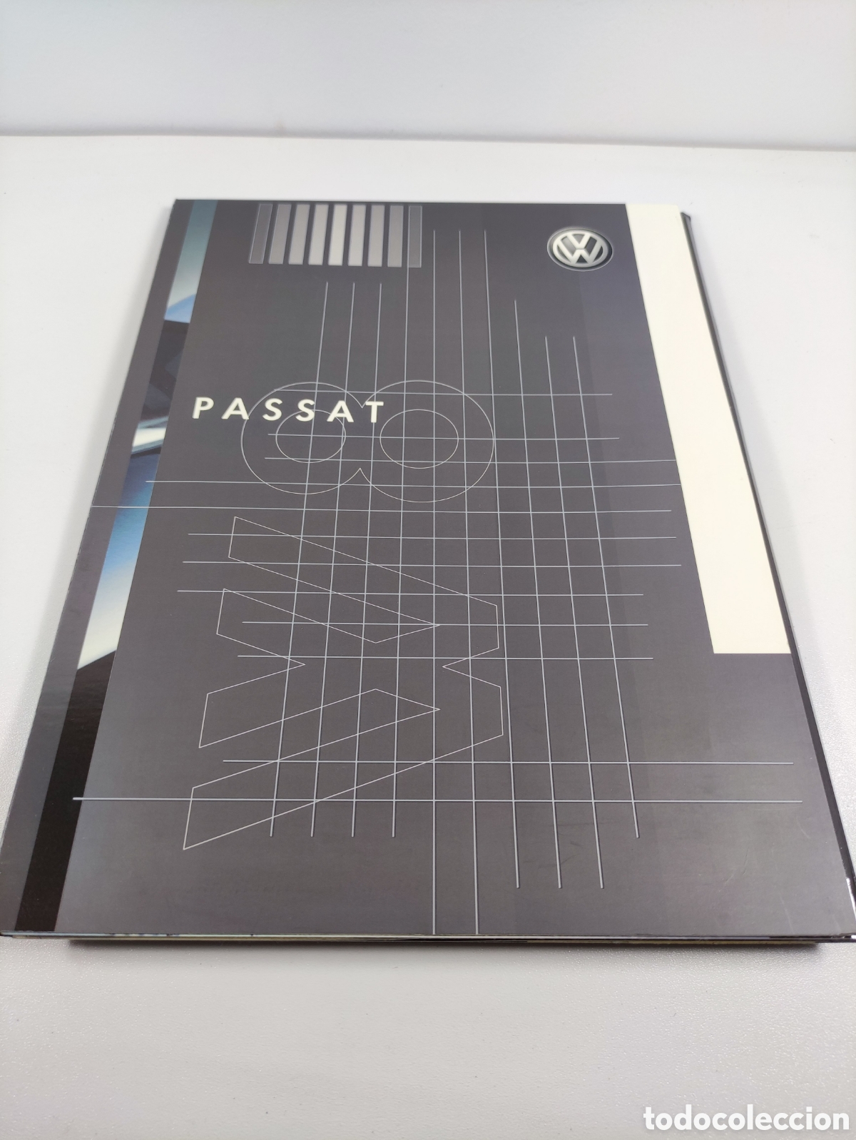 Coches y Motocicletas: Carpeta presentaci&oacute;n Volkswagen Passat W8 2001 incluye 4 fotograf&iacute;as