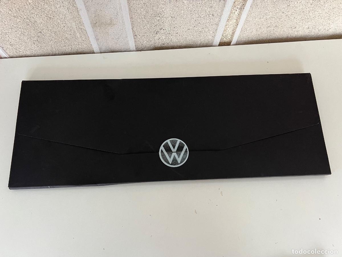 Coches y Motocicletas: VOLKSWAGEN ESCARABAJO VW GOLF ID3 POSTER PUBLICITARIO 2020