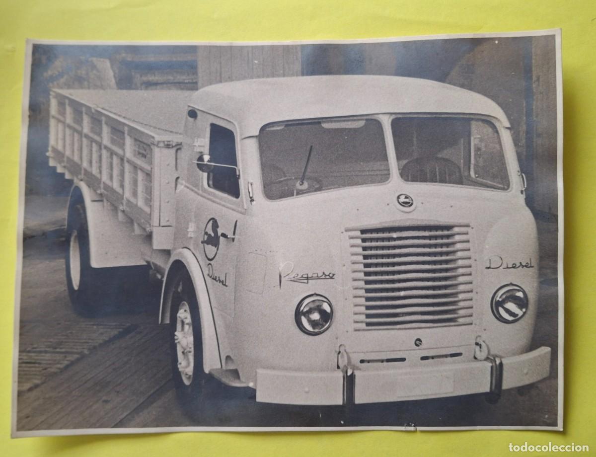 Cars and Motorcycles: CAMION PEGASO DIESEL - ENASA EMPRESA NACIONAL DE AUTOCAMIONES SA - FOTO PRENSA A&Ntilde;OS 50