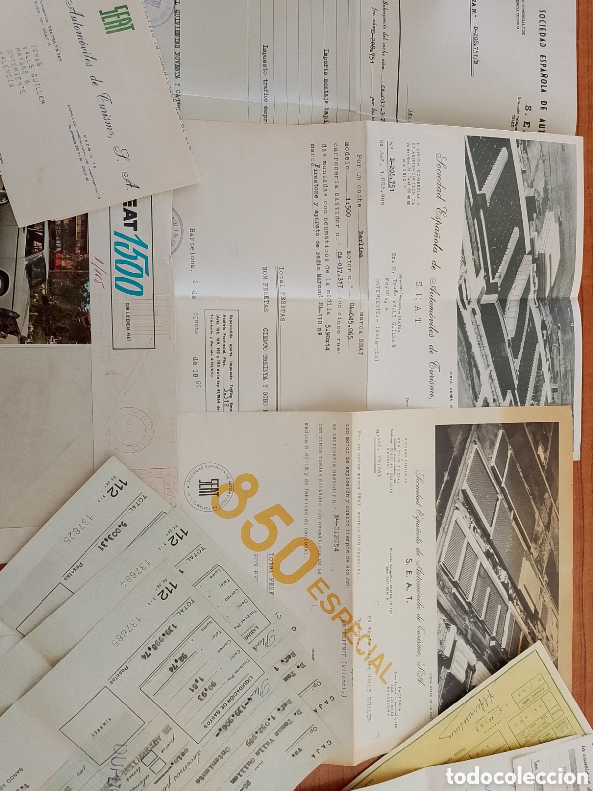 Coches y Motocicletas: LOTE PAPELES SEAT 1500 DE LUJO DOCUMENTACION COMPRA RECIBOS DE PAGO ETC...