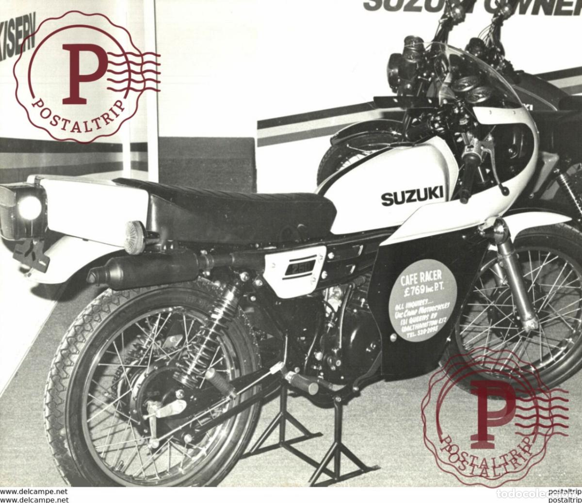 Voitures et Motocyclettes: Suzuki 250 +-26cm x 20cm Moto MOTOCROSS MOTORCYCLE Douglas J Jackson archive of motorcycles