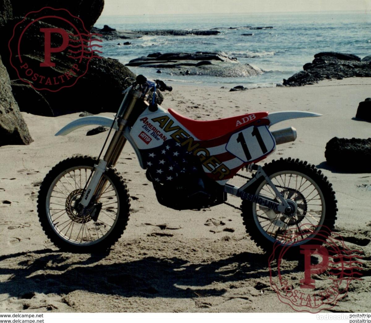 Voitures et Motocyclettes: Avenger American Dirt Bike +-25cm x 20cm Moto MOTOCROSS MOTORCYCLE Douglas J Jackson archive of mot
