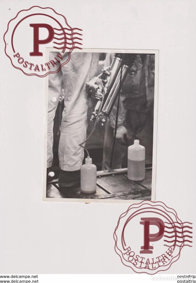 Carros e motociclos: Producing CB 750 +-12cm x 17cm Perforada Moto MOTOCROSS MOTORCYCLE Douglas J Jackson archive of