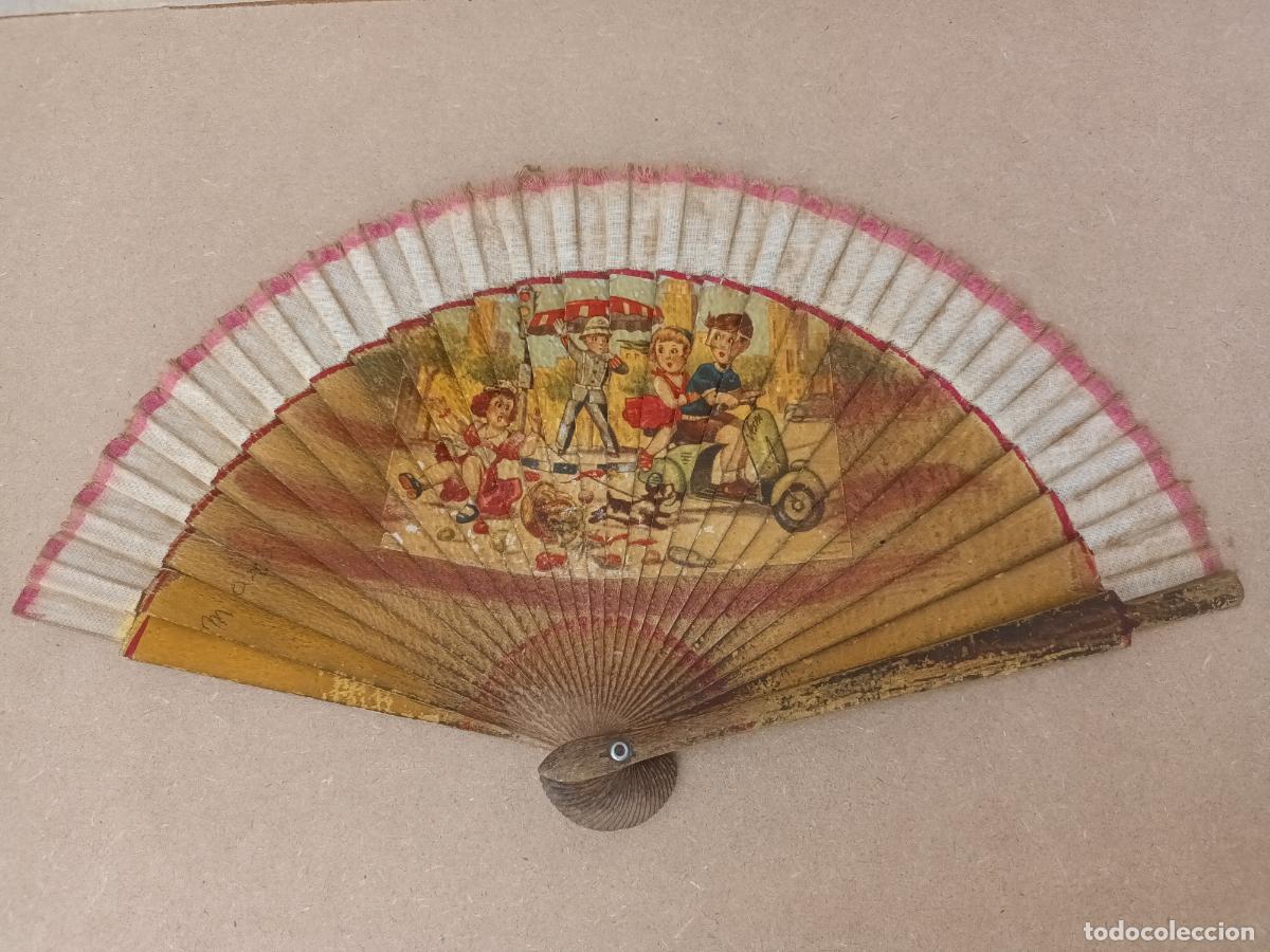 Coches y Motocicletas: ANTIGUO ABANICO MADERA CON IM&Aacute;GENES MOTO VESPA