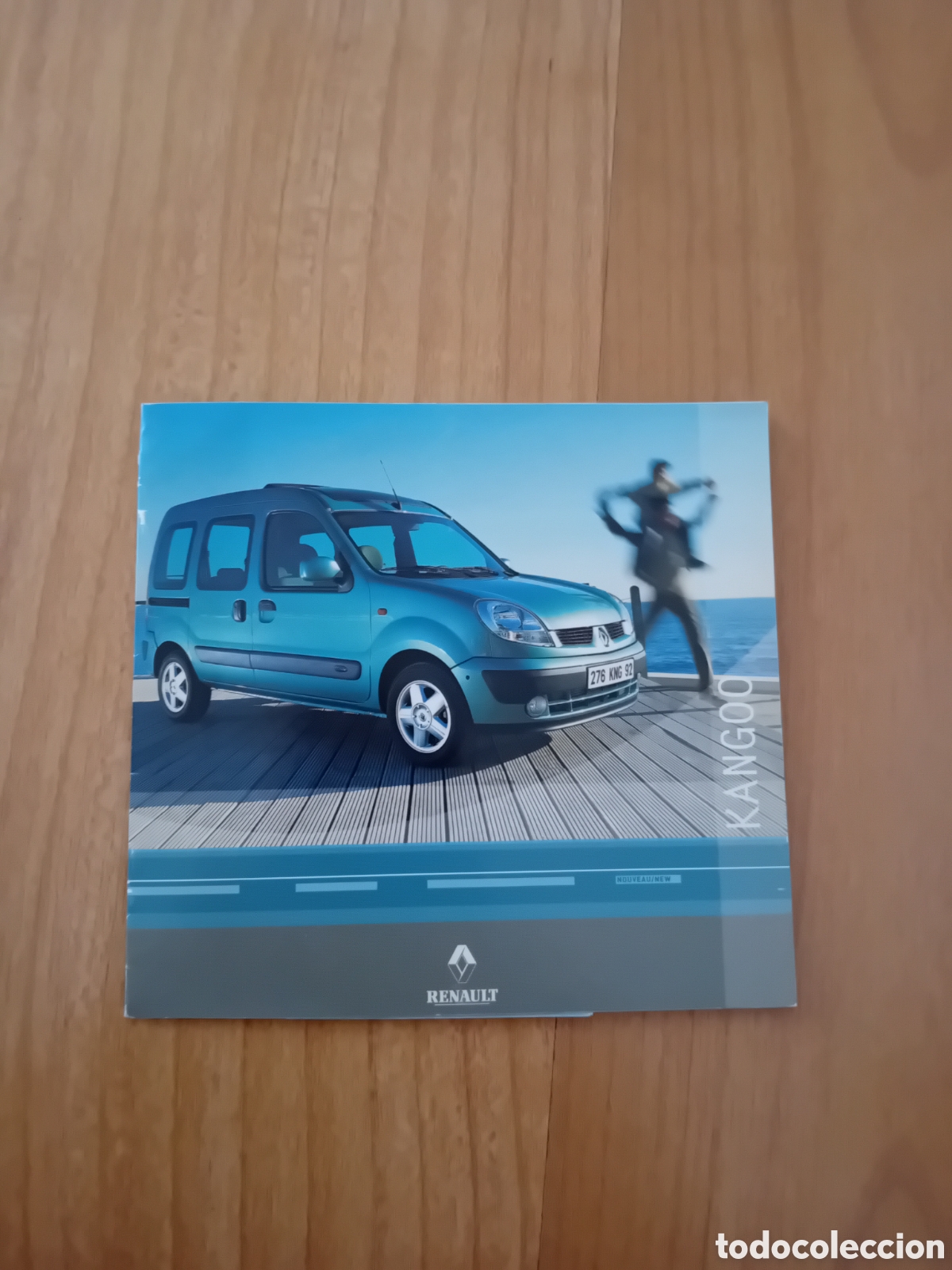 Coches y motocicletas: CD RENAULT KANGOO CON BANCO DE FOTOS DE USO INTERNO DE RENAULT. 2003