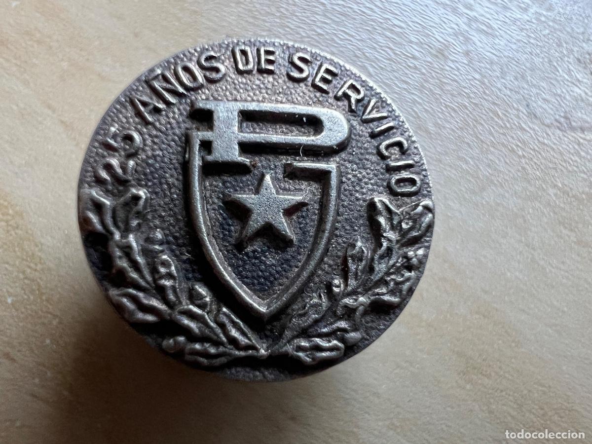 Coches y motocicletas: INSIGNIA DE PIRELLI 25 A&Ntilde;OS DE SERVICIO