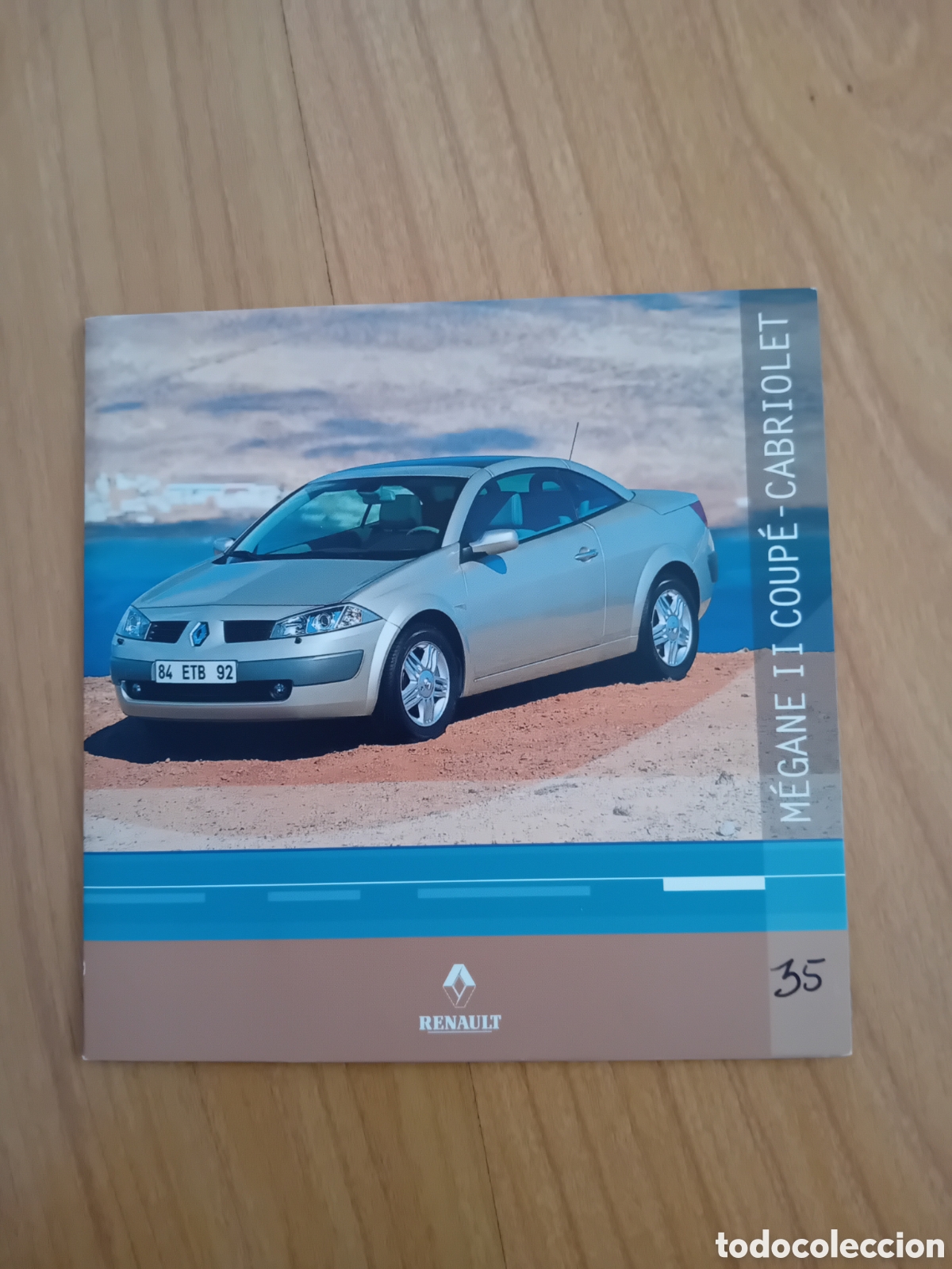 Coches y motocicletas: CD RENAULT MEGANE II COUP&Eacute; CABRIOLET CON BANCO DE FOTOS DE USO INTERNO DE RENAULT. DECADA 2000