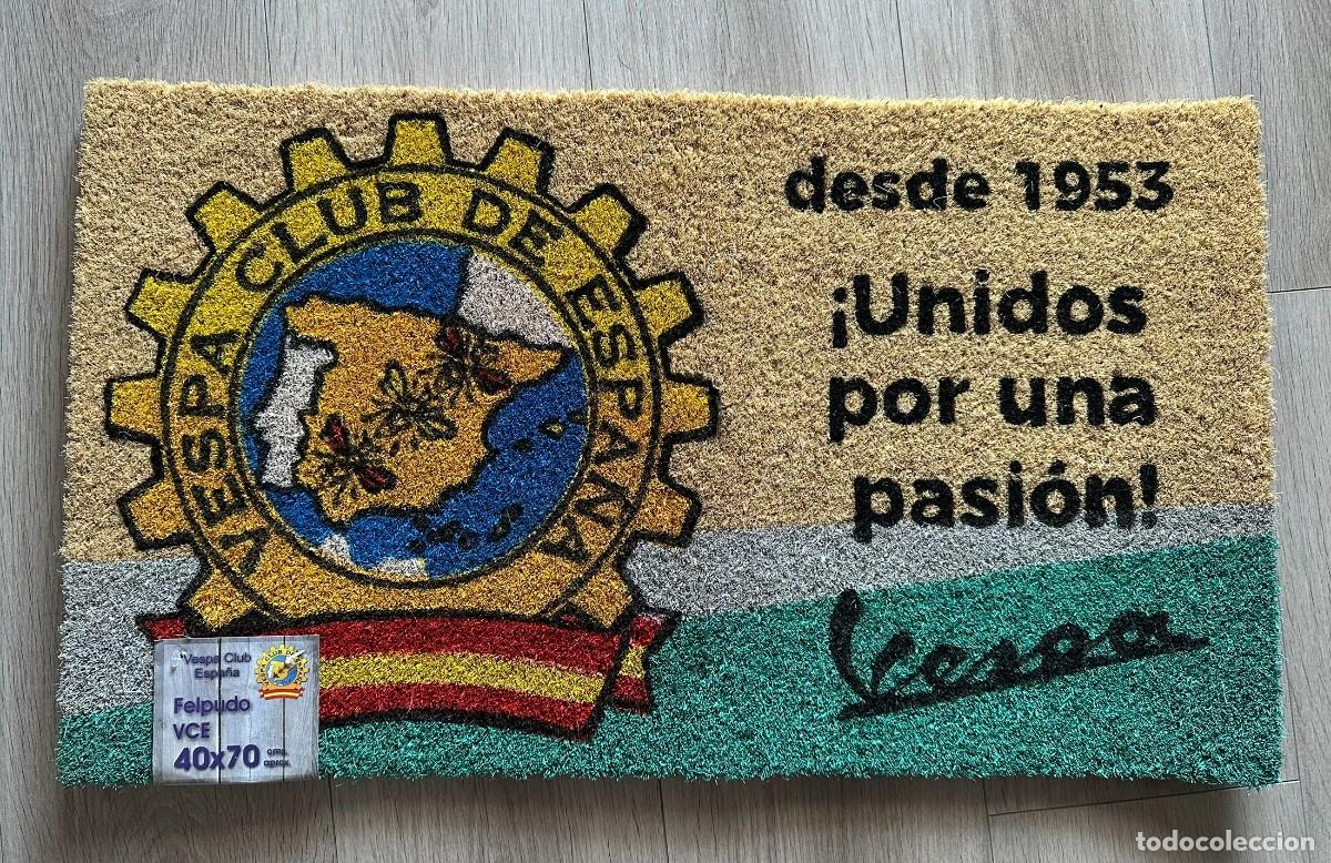Coches y motocicletas: material publicitario Vespa, toalla, alfombra, bandera.