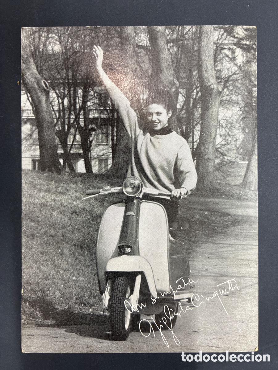 Coches y motocicletas: POSTAL PROMOCIONAL INNOCEENTI LAMBRETTA LI 150 CON LA CANTANTE GIGLIOLA CINQUETTI