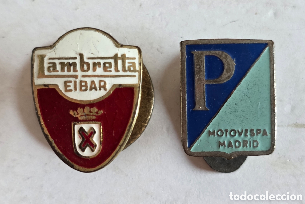 Coches y motocicletas: 2 Insignias Motocicletas Scooter Lambretta Eibar Piaggio Motovespa Madrid Motociclismo Vespa Italia
