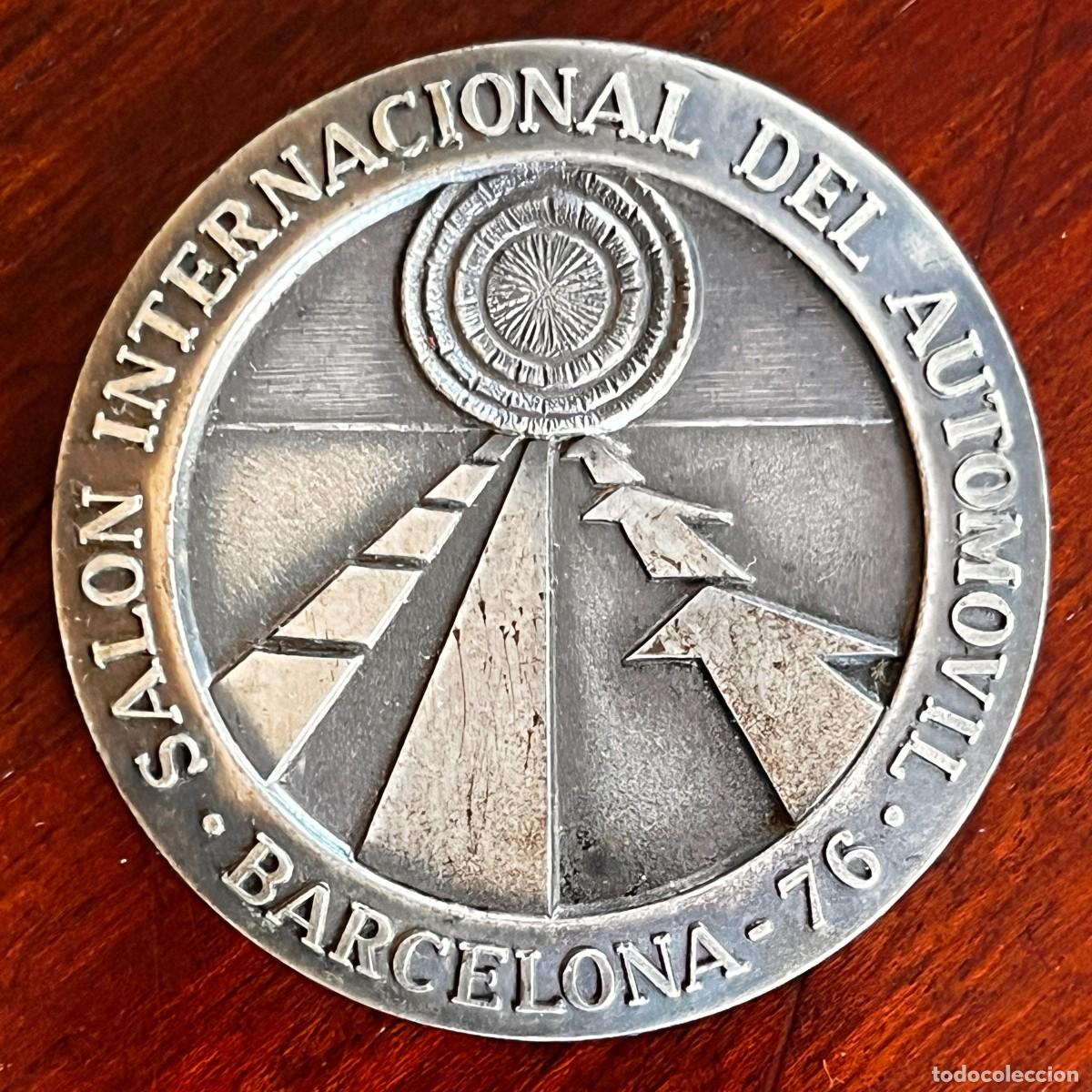 Coches y motocicletas: MEDALLA SALON INTERNACIONAL DEL AUTOMOVIL, BARCELONA 1976, EN METAL PLATEADO, MIDE 5,1 CMS. DE DIAME