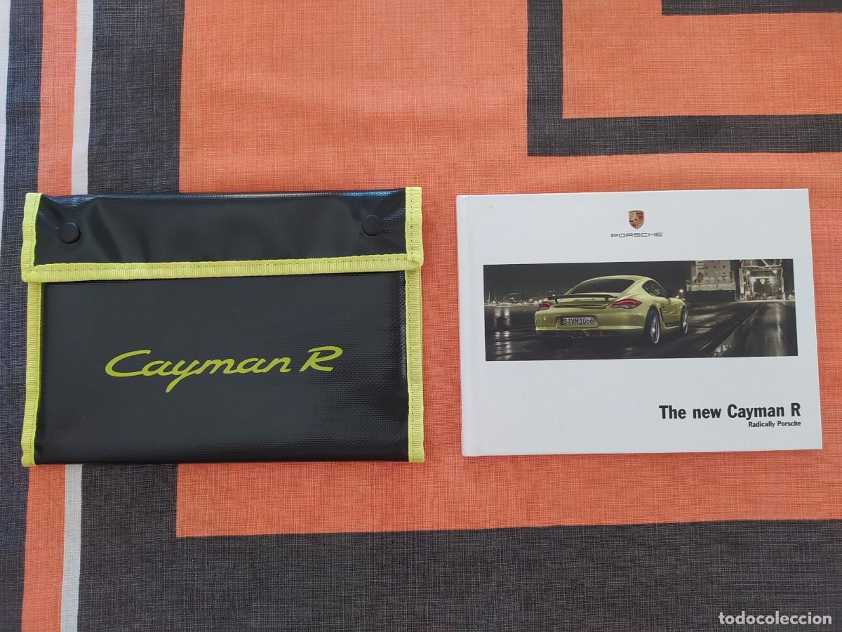 Coches y motocicletas: Cat&aacute;logo de ventas PORSCHE CAYMAN R y funda protectora correspondiente. Edici&oacute;n 09/10. En ingles