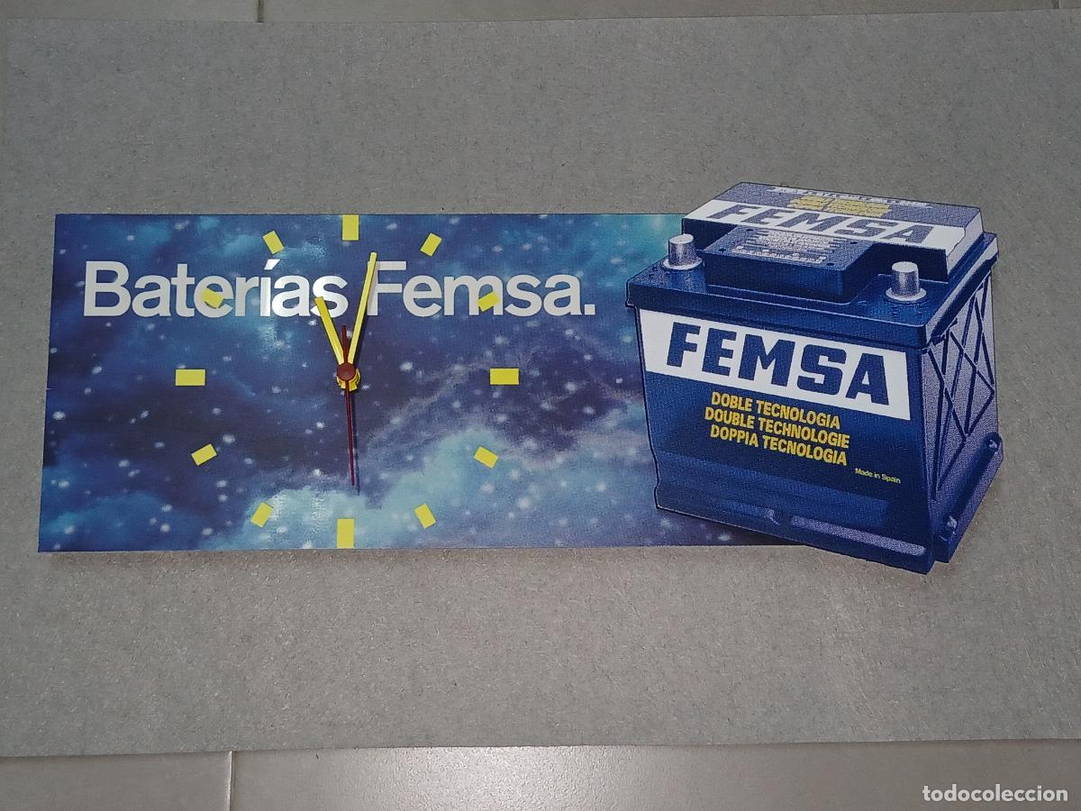 Coches y motocicletas: Publicidad. Reloj baterias Femsa, tama&ntilde;o 49.5x21 cm, funcionando