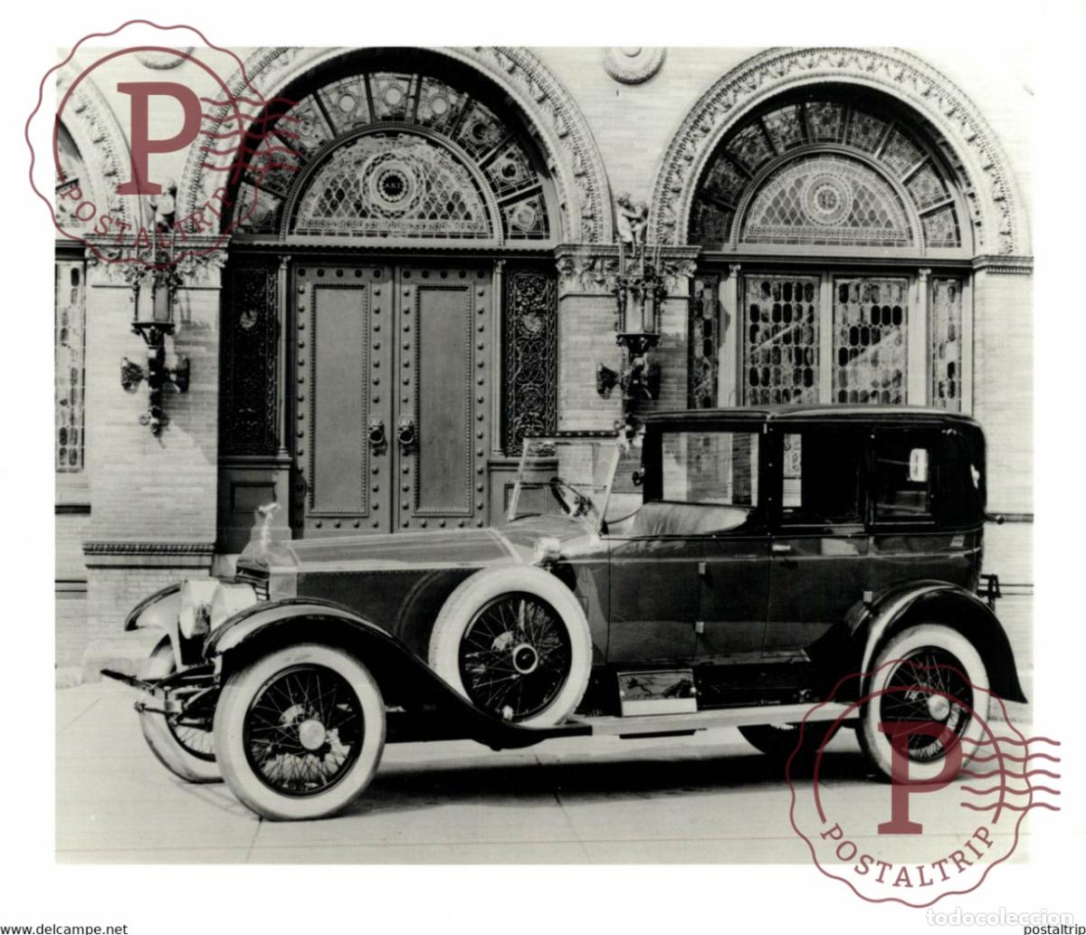 Coches y motocicletas: ROLLS ROYCE IN FRONT OF THE ART AND LITERATURE MUSEUM VOITURE 25*20,5CM USA MOTOR CARS COCHES Brya