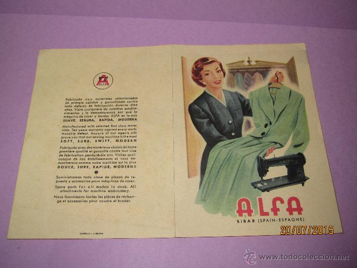 Cat&aacute;logos publicitarios: Antiguo Folleto Diptico de la Maquina de Coser ALFA de Eibar - A&ntilde;o 1950s.