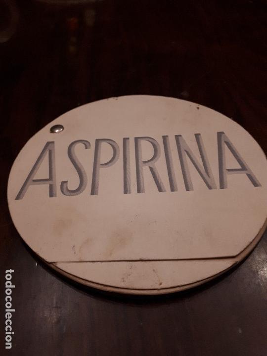 Cat&aacute;logos publicit&aacute;rios: Folleto Publicitario Aspirina de Bayer. De los primeros en Espa&ntilde;a. Forma de aspirina. Original