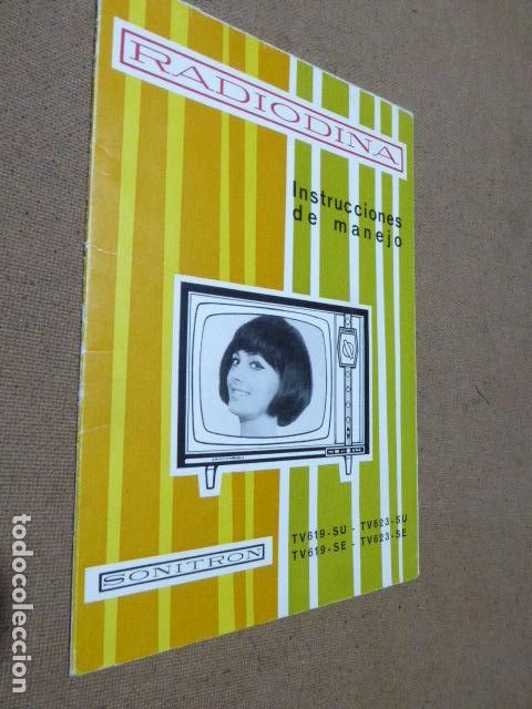 Cat&aacute;logos publicitarios: DESPLEGABLE.  INSTRUCCIONES DE MANEJO.  TELEVISOR RADIODINA.  SONITRON.  1965.