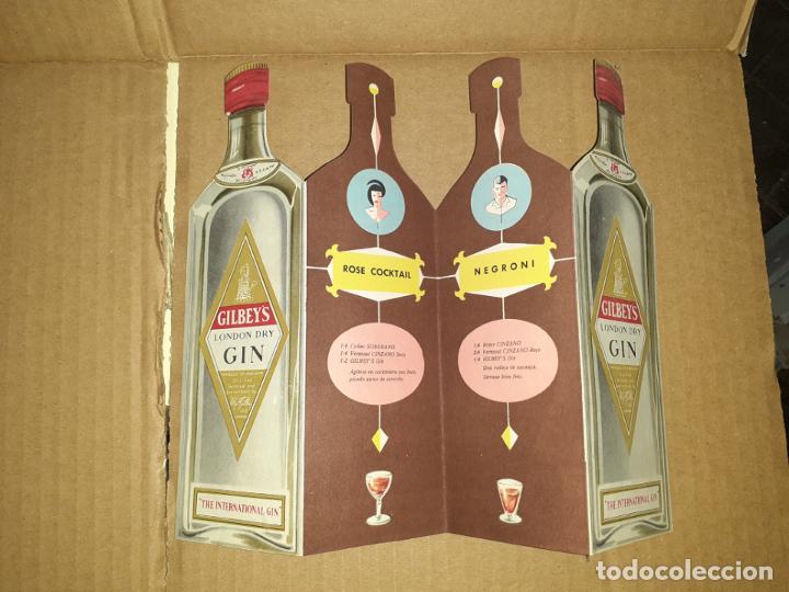 Cat&aacute;logos publicitarios: FOLLETO PUBLICIDAD DESPLEGABLE TROQUELADA GILBEYS GINEBRA CINZANO