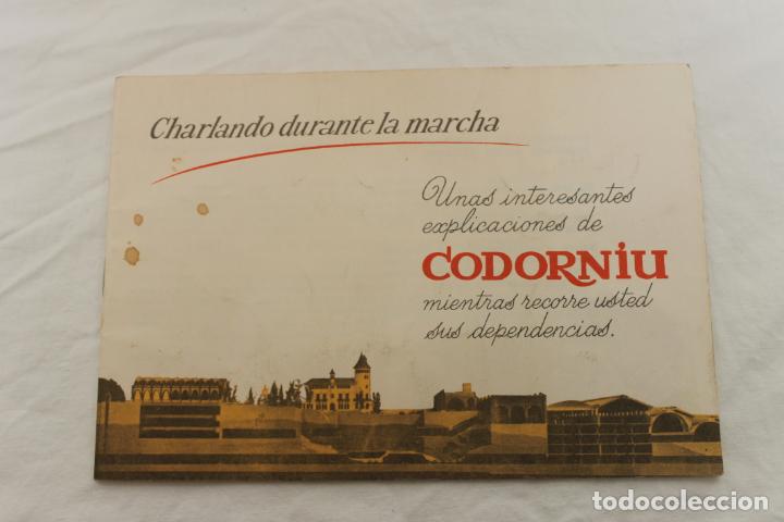 Cat&aacute;logos publicitarios: CHARLANDO DURANTE LA MARCHA, CODORNIU, 1962 CAVAS CODORNIU, SAN DADURNI DE NOYA