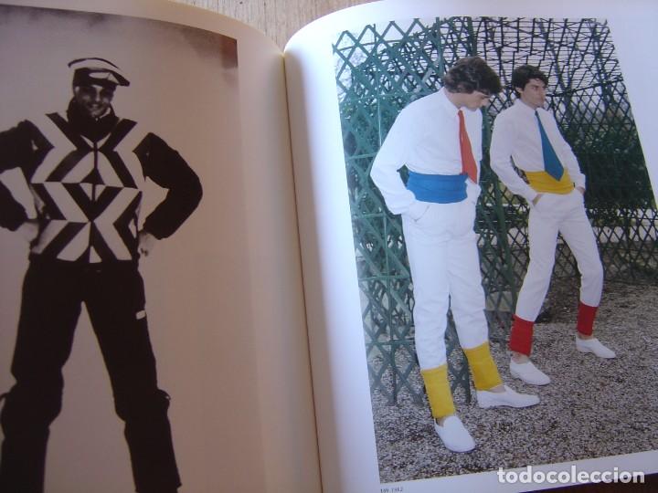 Cat&aacute;logos publicitarios: PIERRE CARDIN. PAST PRESENT FUTURE. 1990 - Foto 13