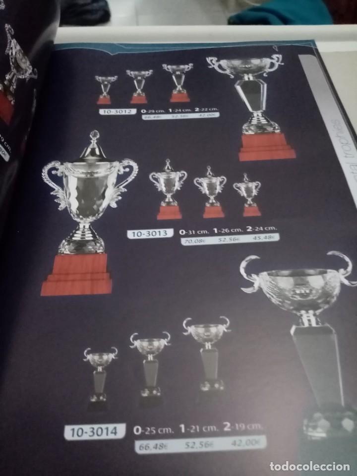 Cat&aacute;logos publicitarios: CATALOGO 2010. TROFEOS. COPA. EST10B1 - Foto 4
