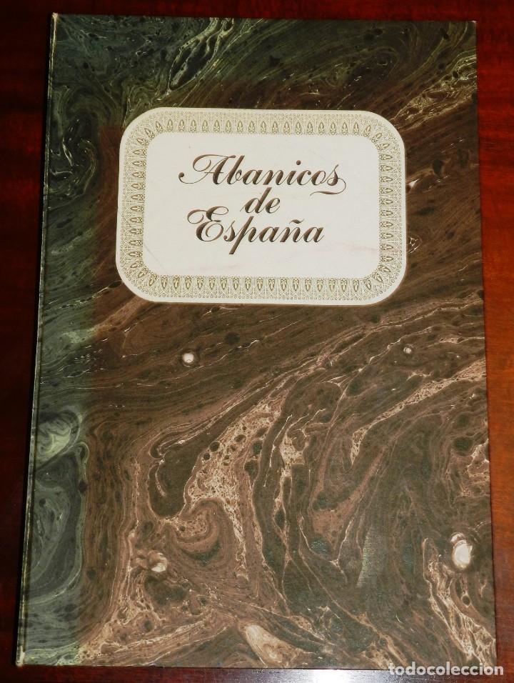 Catálogos publicitarios: Libro Monografías de Arte Roca - Abanicos de España. Mª Teresa Ruiz Alcón - Año 1980 Descripción - Foto 2 - 305144568